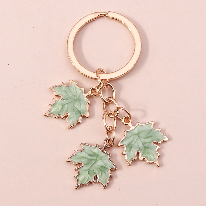Monstera Thai Constellation - Neue Mode Maple Leaf Schlüsselbund Emaille